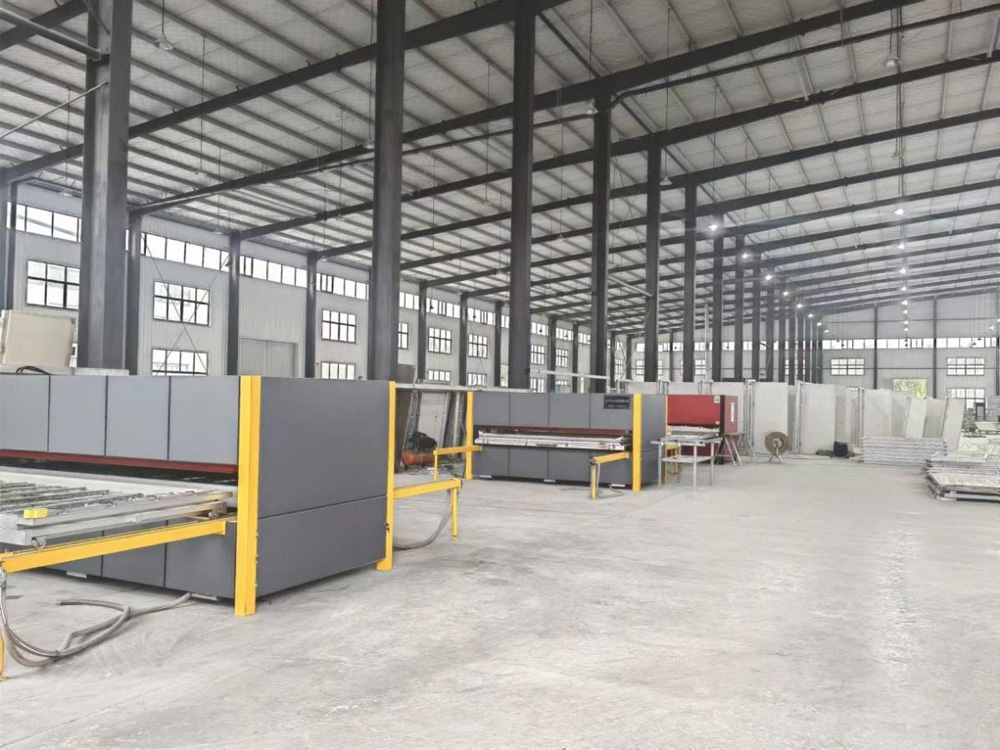 防火门、防火玻璃门生产设备2