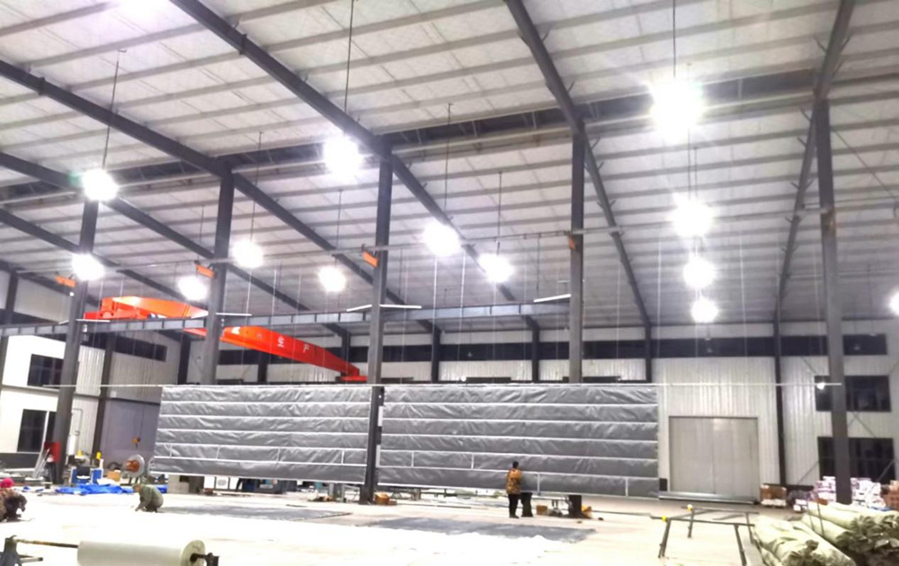 防火卷帘、挡烟垂壁生产车间1