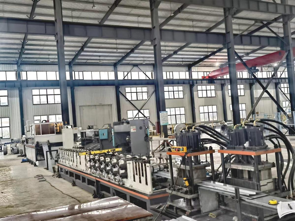 防火门、防火玻璃门生产车间3