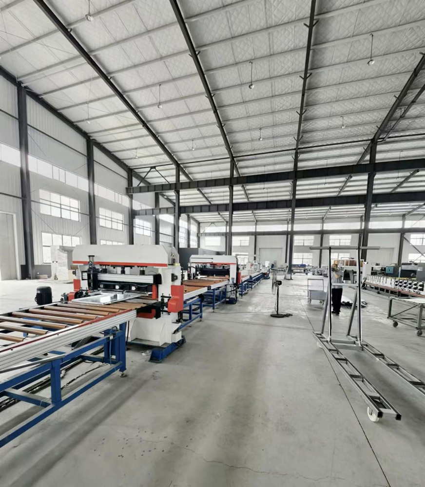 防火门、防火玻璃门生产车间4